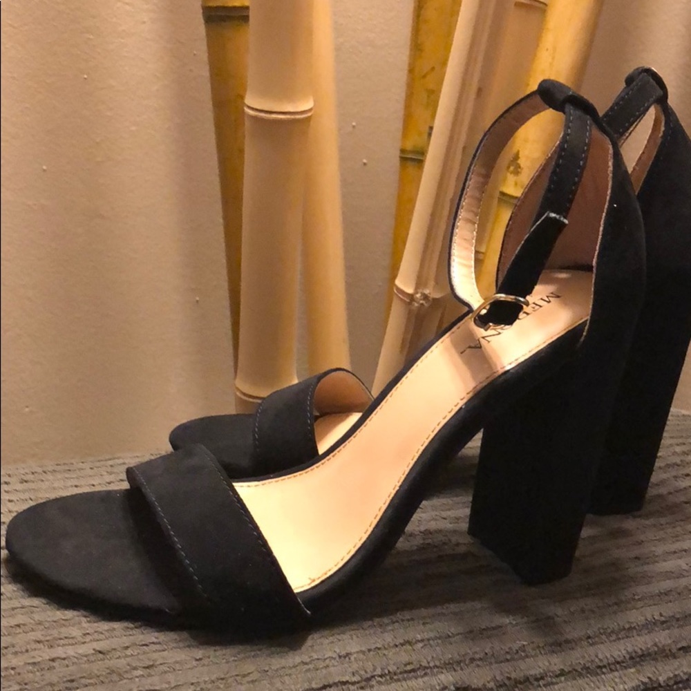 ⚡️FLASH SALE⚡️NEW MERONA BLACK HEELS